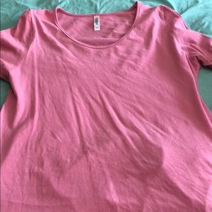 Solid pink LuLaRoe perfect tee